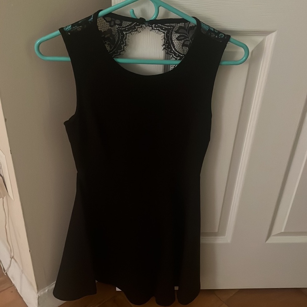 Lulu’s black dress - Picture 3 of 5